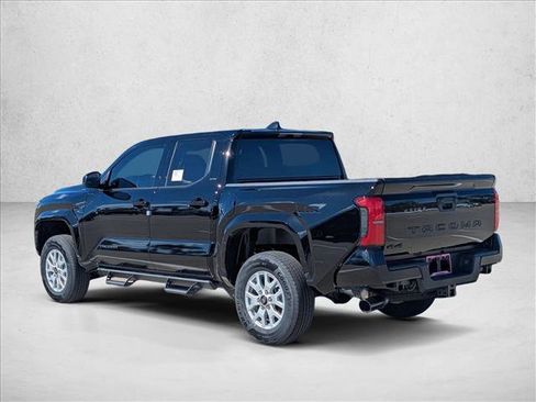 Used 2025 Toyota Tacoma SR5 AWD/4WD image 9