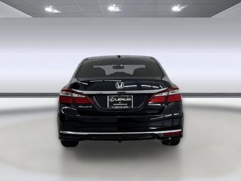 Used 2017 Honda Accord EX-L image 10