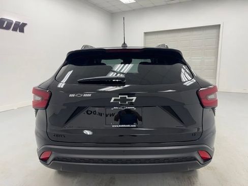New 2026 Chevrolet Trax LT w/ Driver Confidence Package FWD image 6