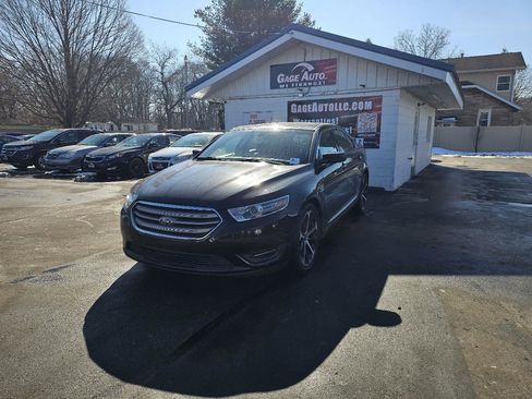 Used 2016 Ford Taurus SEL w/ Equipment Group 201A image 4
