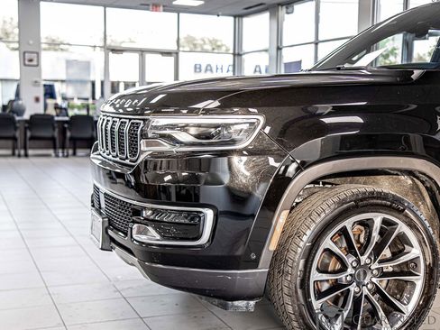 Used 2022 Jeep Wagoneer Series II w/ Premium Group I AWD/4WD image 5