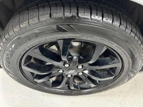 Used 2019 Dodge Durango R/T w/ Blacktop Package AWD/4WD image 9
