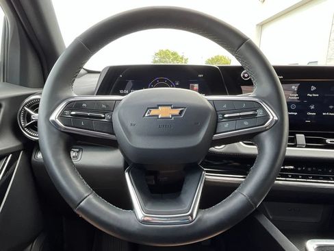 Used 2025 Chevrolet Equinox LT w/ Convenience Package II AWD/4WD image 11