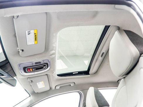 Used 2025 Hyundai Elantra Limited image 36