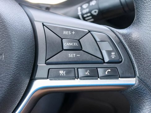 Used 2025 Nissan Sentra SV FWD image 25