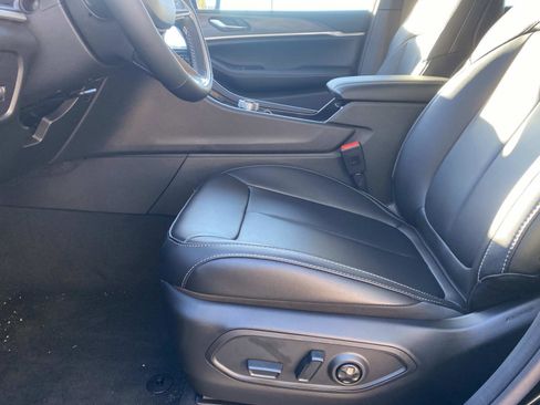 New 2025 Jeep Grand Cherokee Limited image 13