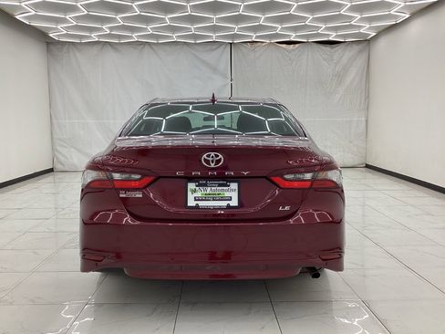 Used 2021 Toyota Camry LE image 10