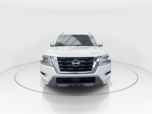 Used 2021 Nissan Armada SL w/ Captain's Chairs Package image 3