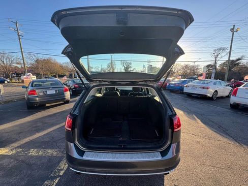 Used 2019 Volkswagen Golf Alltrack SE image 19