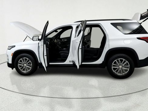 Used 2023 Chevrolet Traverse LT FWD image 10