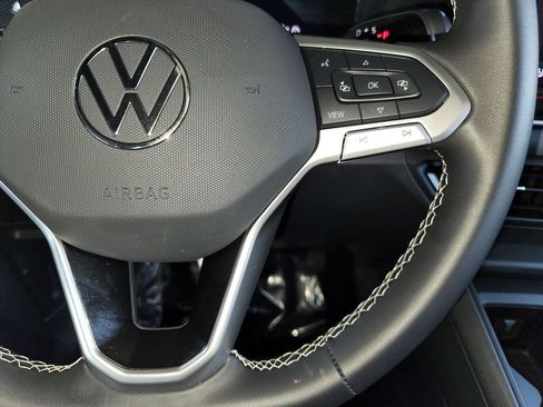 Used 2026 Volkswagen Tiguan SE AWD/4WD image 25