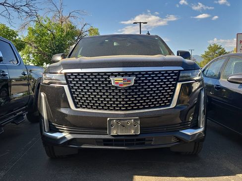 Used 2021 Cadillac Escalade ESV Luxury AWD/4WD image 2