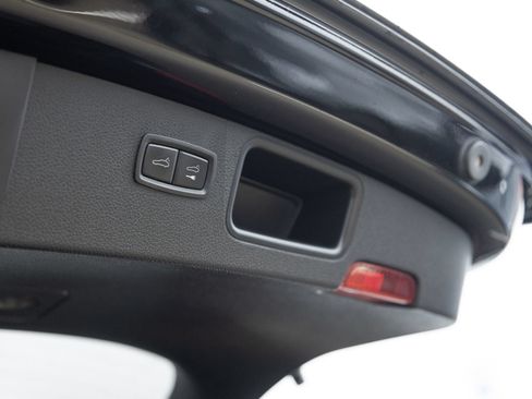 Certified 2021 Porsche Macan S AWD/4WD image 30