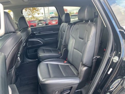 Used 2025 Kia Telluride S image 12