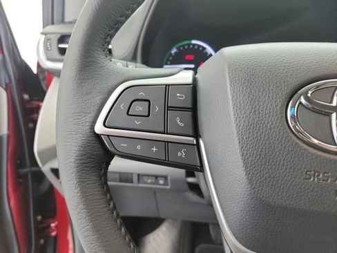 Used 2024 Toyota Sienna XLE FWD image 23