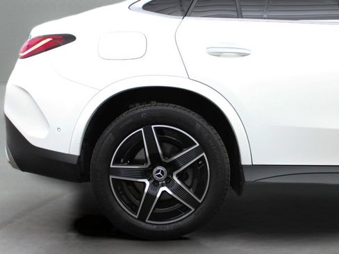 Used 2025 Mercedes-Benz GLC 300 4MATIC image 12