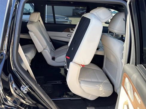 Used 2023 Mercedes-Benz GLS 450 GLS 450 image 36