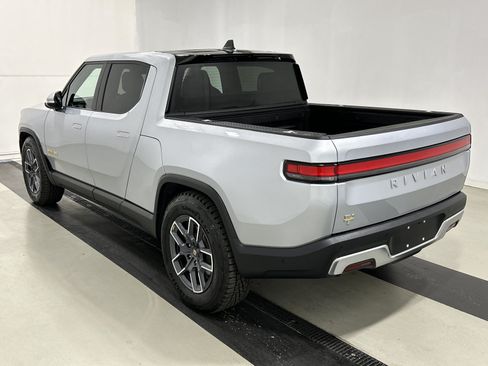 Used 2022 Rivian R1T Adventure AWD/4WD image 3