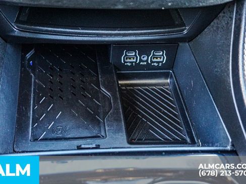 Used 2025 Chrysler Pacifica Limited image 52