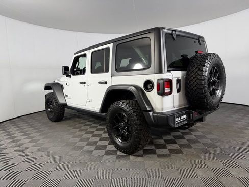 Used 2025 Jeep Wrangler Willys image 7