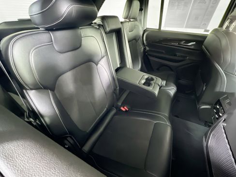 Used 2023 Jeep Grand Cherokee Altitude image 26