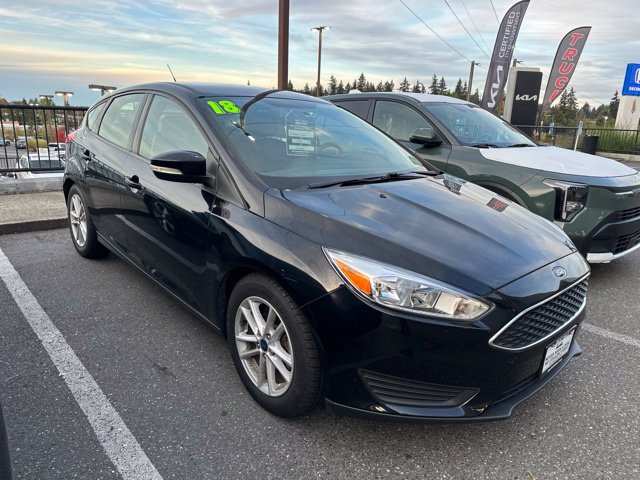 Used 2018 Ford Focus SE w/ Cold Weather Package FWD image 3