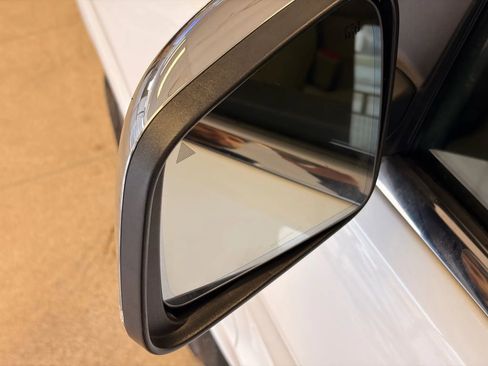 Used 2016 Jeep Grand Cherokee Overland w/ Advanced Technology Group image 33