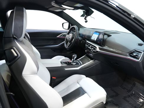 Used 2024 BMW M4 Competition w/ Executive Package image 32
