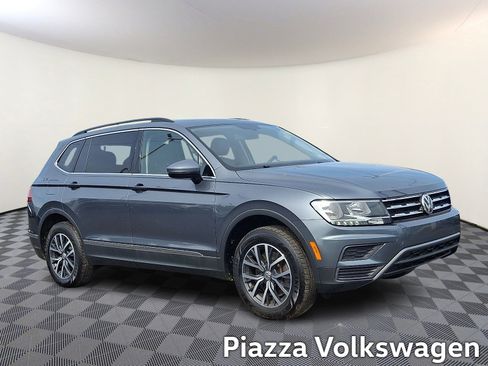 Used 2020 Volkswagen Tiguan SE w/ Panoramic Sunroof Package image 1