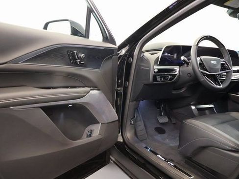 New 2026 Cadillac Lyriq Signature Luxury image 6