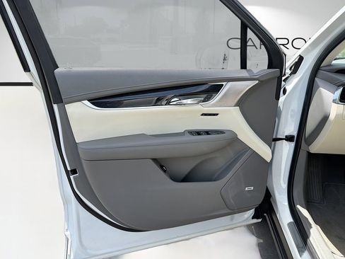 Used 2021 Cadillac XT6 Premium Luxury FWD image 24