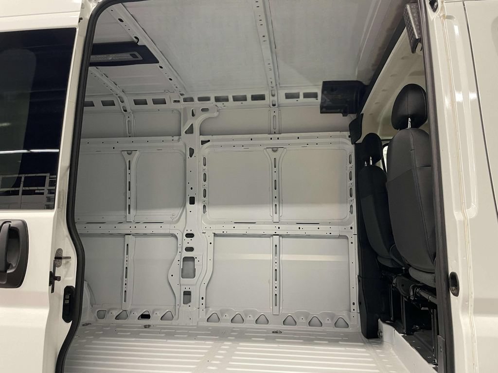 Used 2025 RAM ProMaster 3500 w/ Quick Order Package 22G SLT FWD image 17