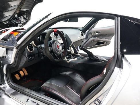 Used 2017 Dodge Viper ACR w/ Extreme Aero Package RWD image 29