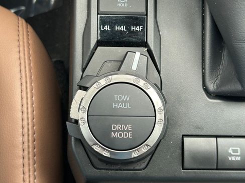 Used 2026 Toyota 4Runner Limited AWD/4WD image 32