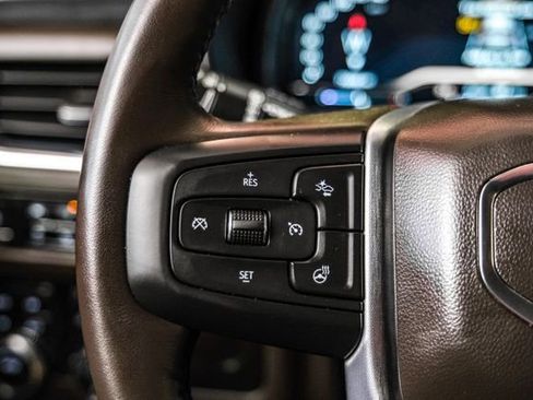 Used 2022 GMC Yukon XL SLT w/ SLT Premium Package image 15