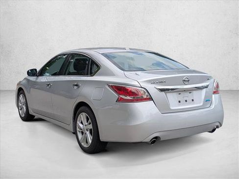 Used 2014 Nissan Altima 2.5 SV w/ Convenience Package FWD image 8