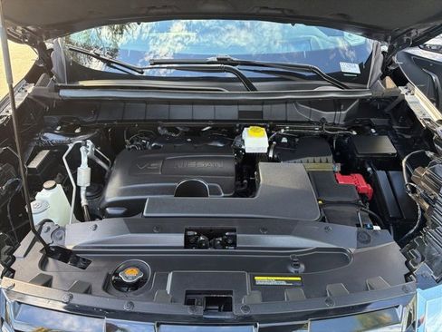Used 2024 Nissan Pathfinder Platinum w/ Cargo Package image 19
