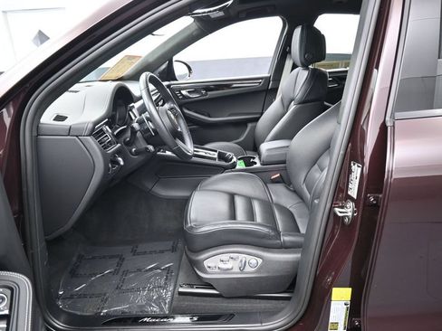 Used 2025 Porsche Macan GTS AWD/4WD image 11