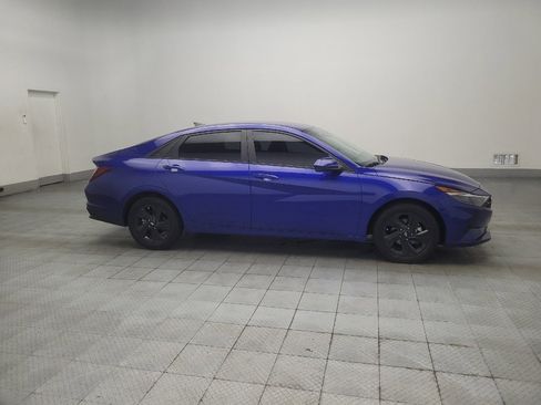 Used 2023 Hyundai Elantra SEL w/ Preferred Accessory Package FWD image 11