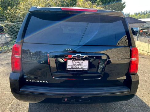 Used 2018 Chevrolet Suburban LT image 6