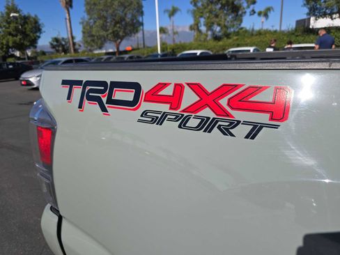 Used 2022 Toyota Tacoma TRD Sport image 13