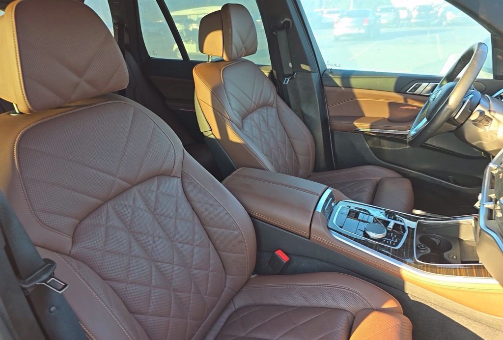 Used 2025 BMW X5 xDrive40i AWD/4WD image 6