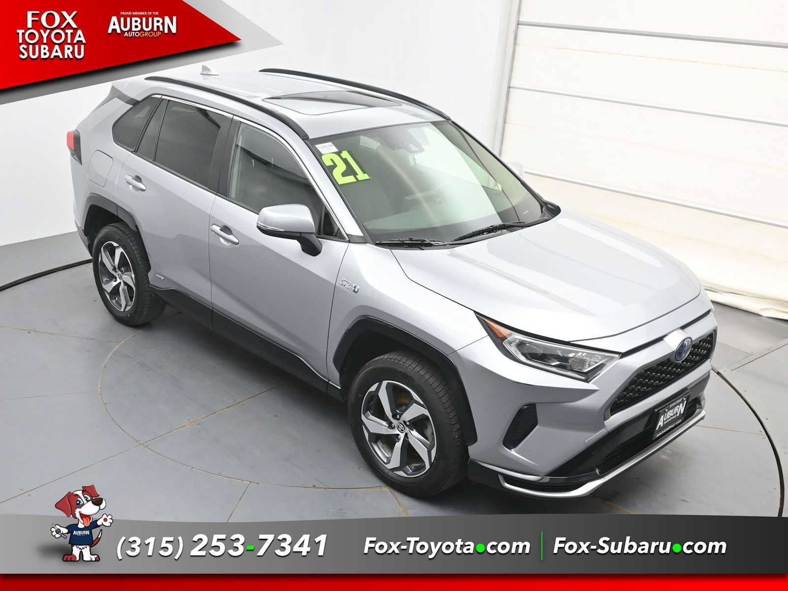 Used 2021 Toyota RAV4 SE w/ Weather & Moonroof Package AWD/4WD image 31