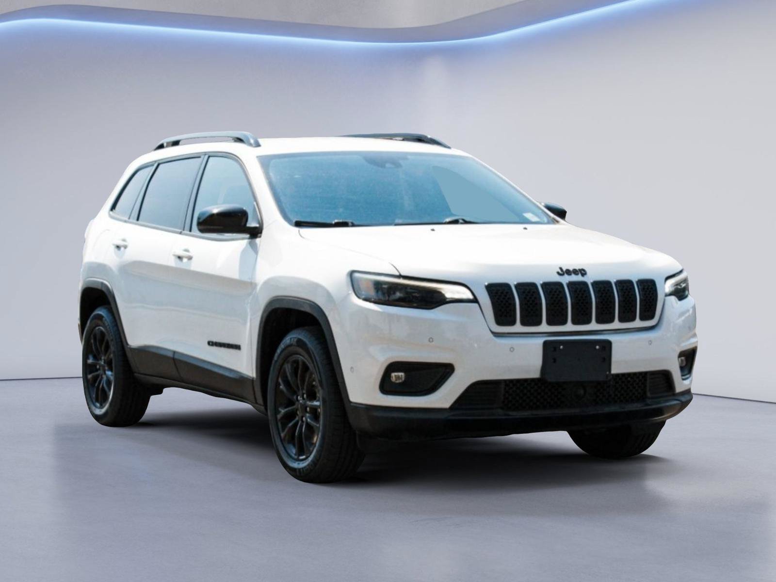 Used 2023 Jeep Cherokee Altitude Lux AWD/4WD image 3