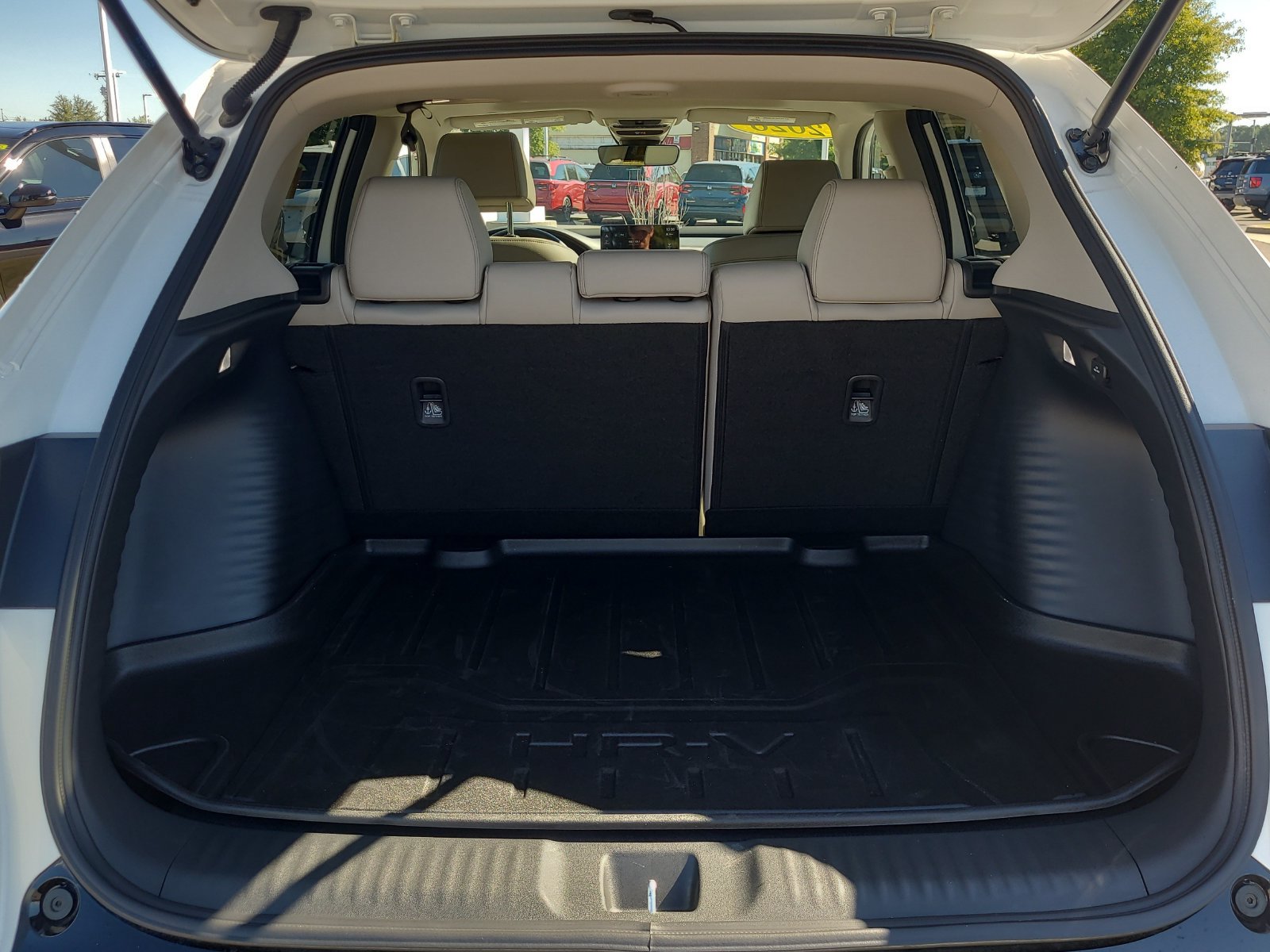 Used 2027 Honda HR-V EX-L image 15