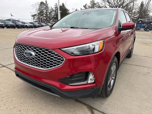 Certified 2024 Ford Edge SEL w/ Convenience Package image 3