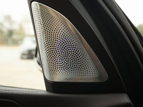 Used 2025 BMW ALPINA XB7 image 30