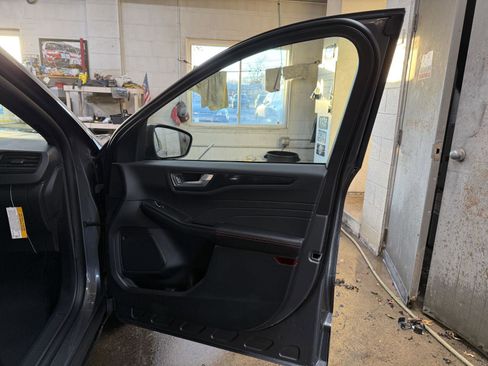 New 2026 Ford Escape ST-Line w/ Tech Pack #1 image 29