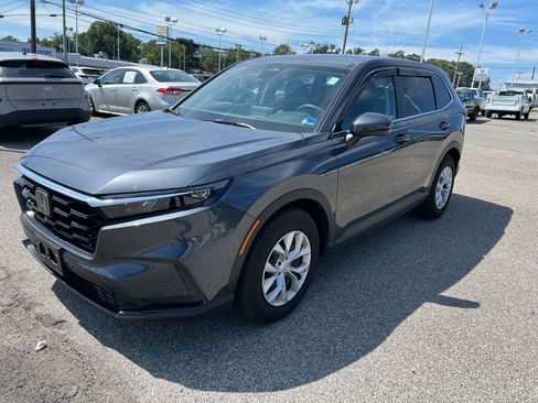 Used 2025 Honda CR-V LX image 1