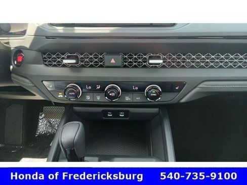 Certified 2025 Honda Accord SE image 17